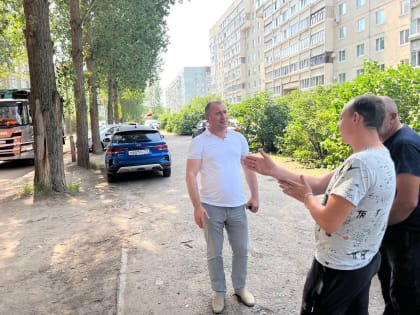 В Новом городе меняют дорожное покрытие от проспекта Сурова, 20 до проспекта Филатова, 15
