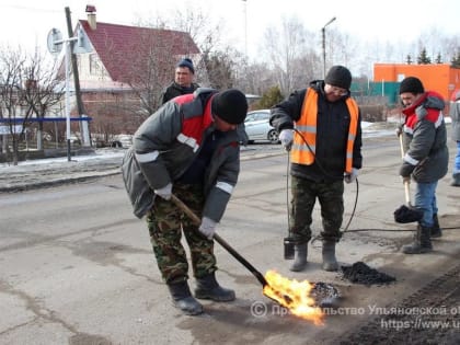 В Ульяновской области продолжается работа по устранению аварийной ямочности на автодорогах регионального и муниципального значения
