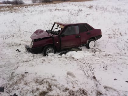 В Мелекесском районе столкнулись два ВАЗа. Пострадал человек