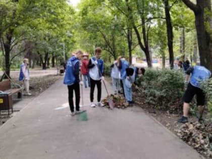 Ульяновские трудовые отряды навели порядок в парке «Семья»