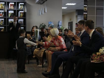 В честь Международного женского дня 8 Марта для преподавателей и сотрудниц УлГПУ прошло торжественное награждение