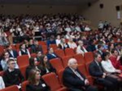 Слушатели инженерной школы "Звезда" УлГУ представили доклады на ассамблее юных ученых