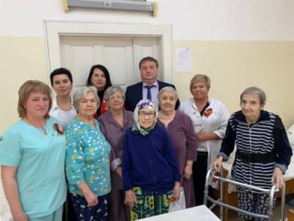 Глава Ульяновска посетил клинический госпиталь ветеранов войн