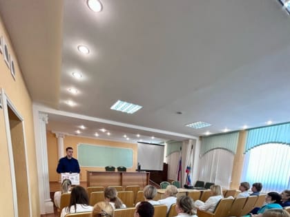 Медицинские работники поликлиники № 1 задали свои вопросы на личном приеме представителям прокуратуры района