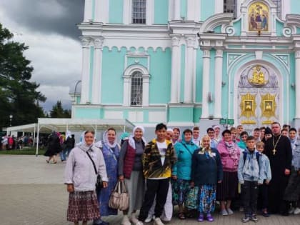 Прихожане и настоятель храма Рождества Христова с. Лебяжье совершили паломническую поездку в Свято-Троицкий Серафимо-Дивеевский монастырь и к святыням г. Арзамас