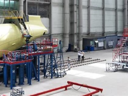 На «Авиастаре» совершенствуется сборка отсеков фюзеляжа транспортного самолета