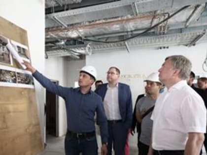 Губернатор посетил обновлённую ЦГКБ и строящийся инфекционный корпус