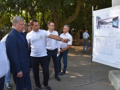 В парке «Семья» завершается возведение новой входной группы