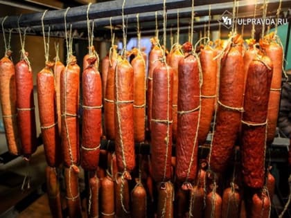 Алексей Русских поручил мониторить в новогодние праздники наличие продуктов и цены на них в магазинах