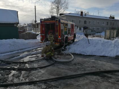 Пожарных вызвал прохожий