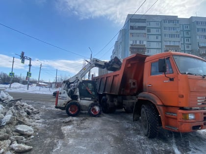 Днем 6 марта на улицах Ульяновска работает 86 единиц техники