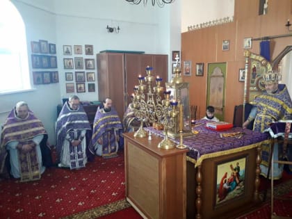 Духовенством Мелекесского благочиния была совершена литургия Преждеосвященных Даров