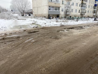 В селе Белый Ключ на улице Геологов приступили к устройству дренажной системы