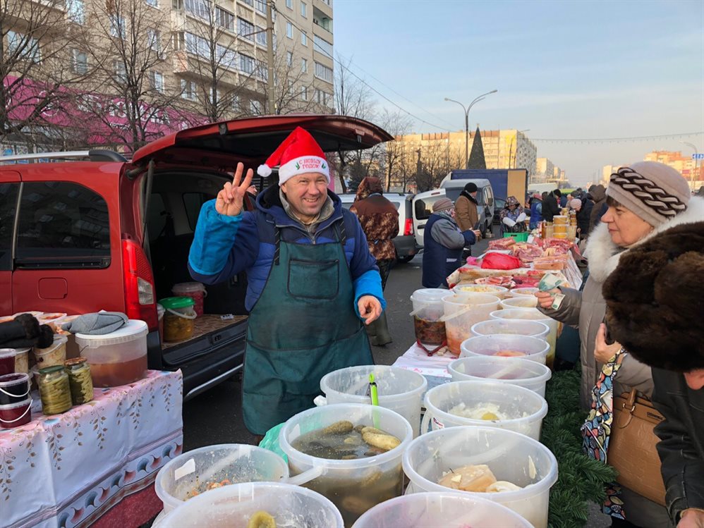 Ульяновские новости на сегодня. Ярмарка Ульяновск. Торговля в Ульяновской области. Торговля с машины. Сельская ярмарка в Ульяновске.