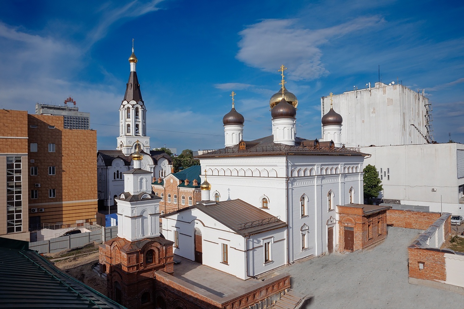 Спасский монастырь. Соборный храм Спасский монастыря Казань. Всецарица в Новоспасском монастыре. 17 Июля Ульяновск храм. Крестный ход 10 июля 2022 в Троице-Сергиевой Лавре.