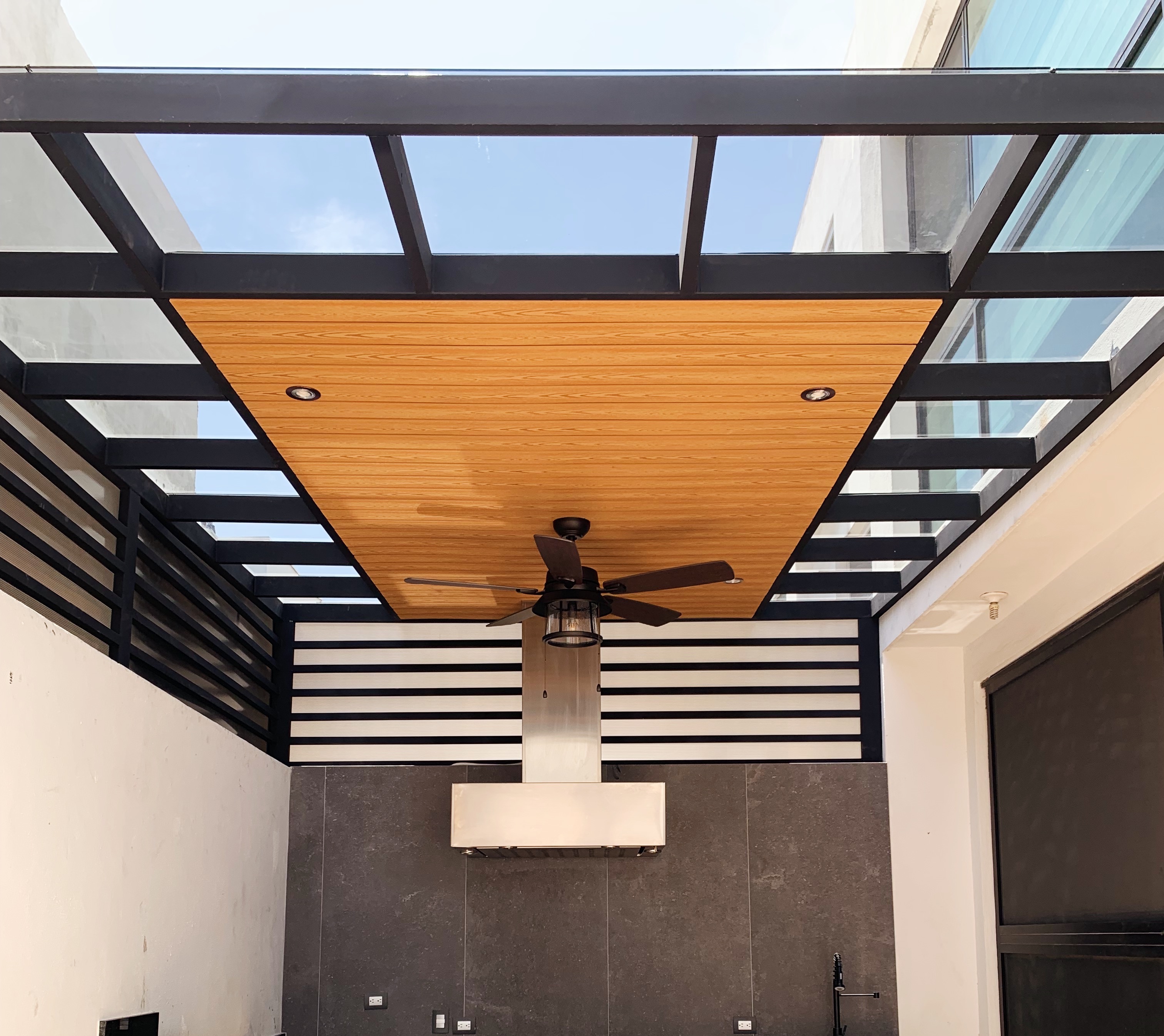 Estructura Comercial Amplia