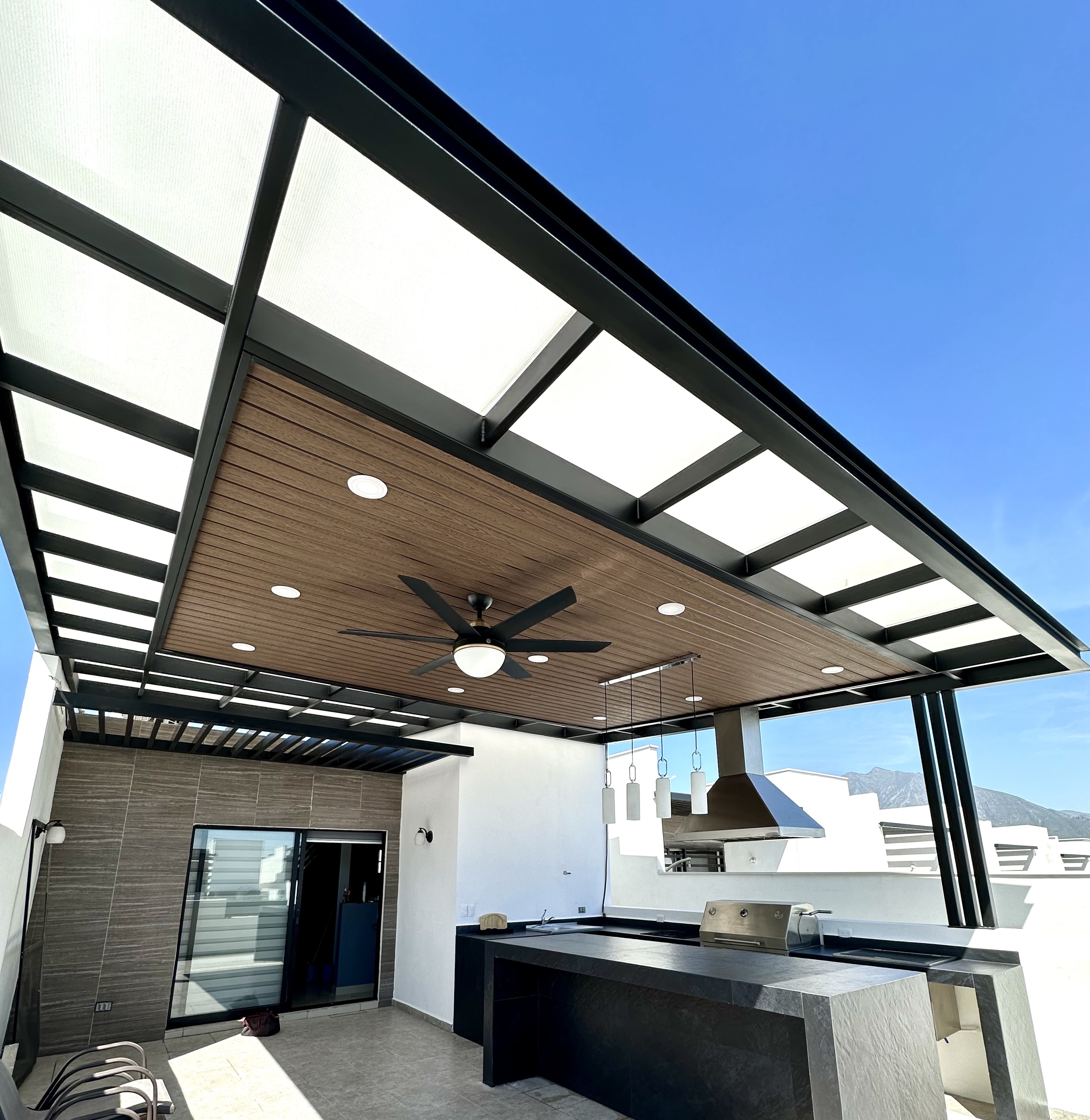 Detalle de estructura metálica premium