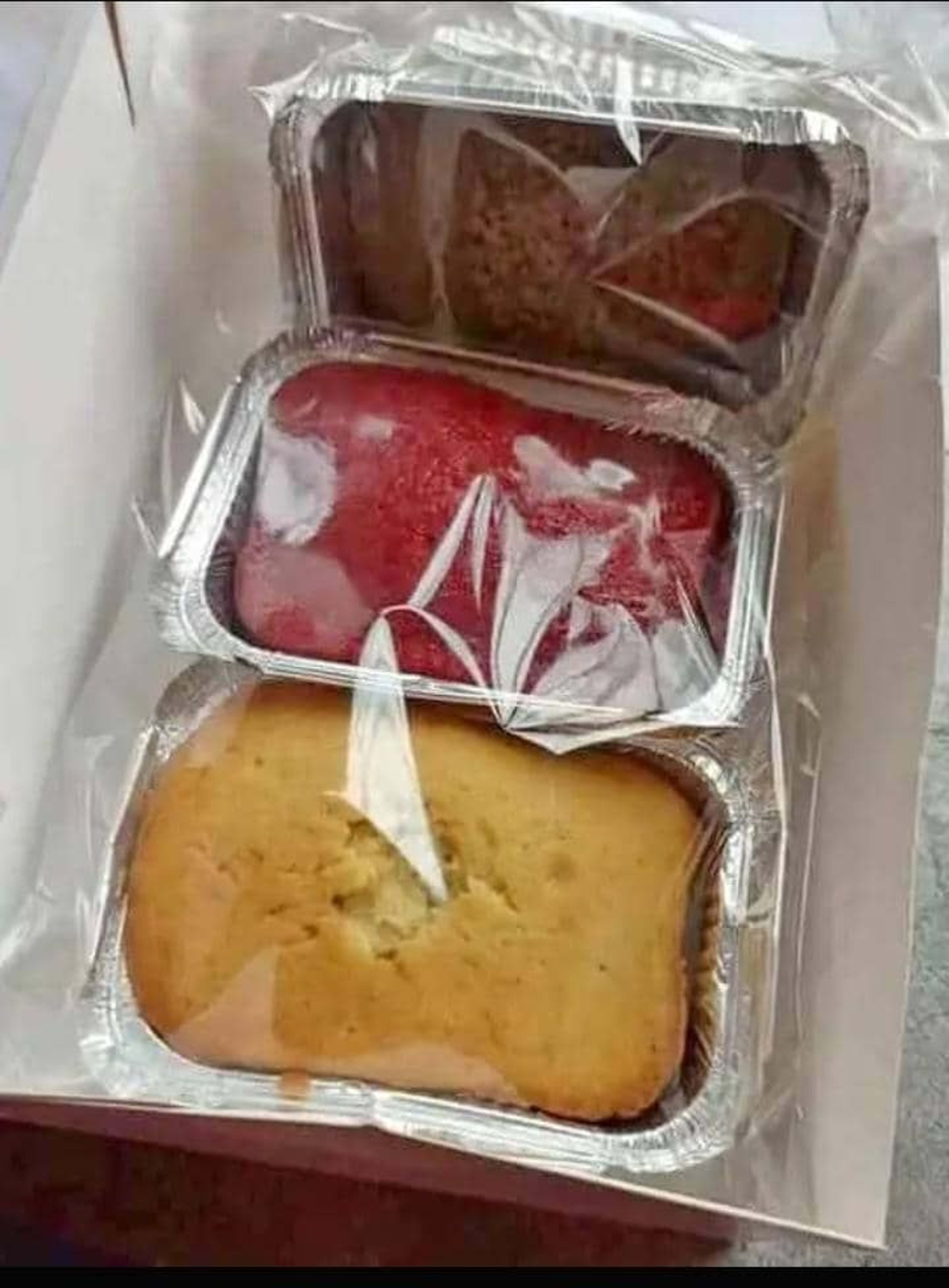 Foil cake without frosting