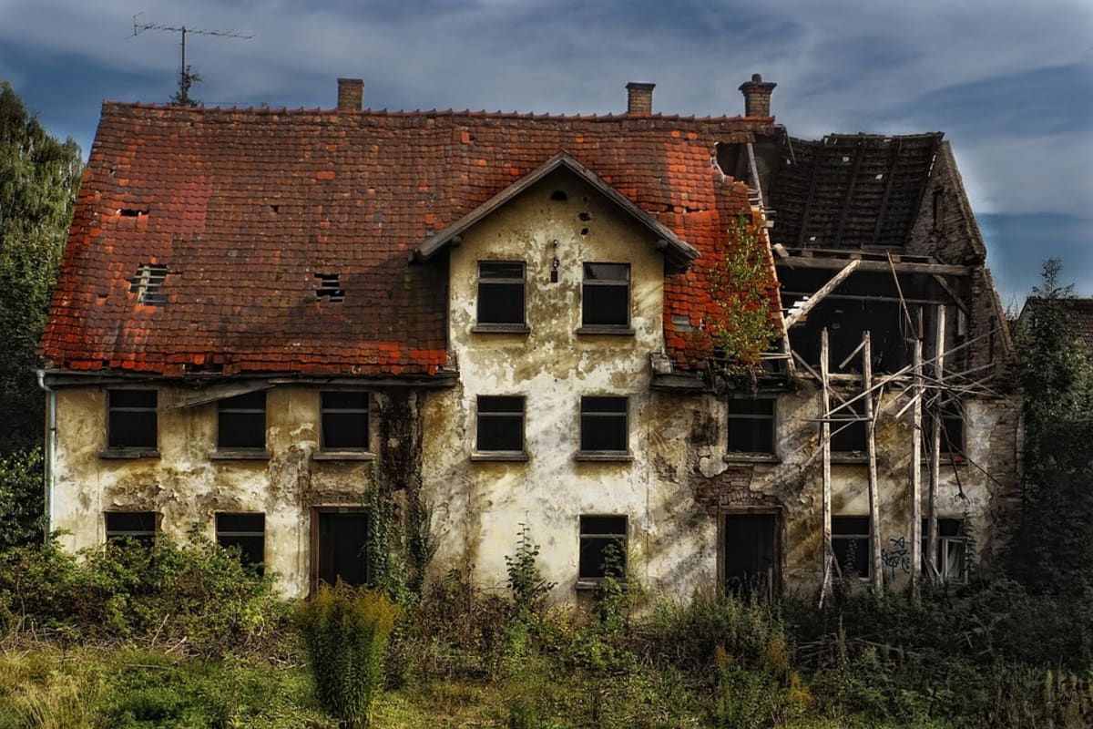 Maison en ruine : Vaut-il le coup de l'acquérir ? Nos conseils