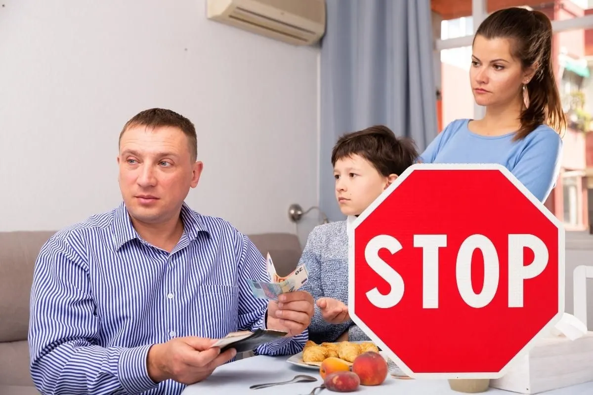 Attention! Le propriétaire réclame de l'argent avant de signer le bail: Devriez-vous payer?