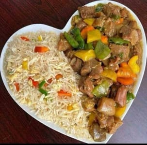 chicken sauce with white rice and chicken