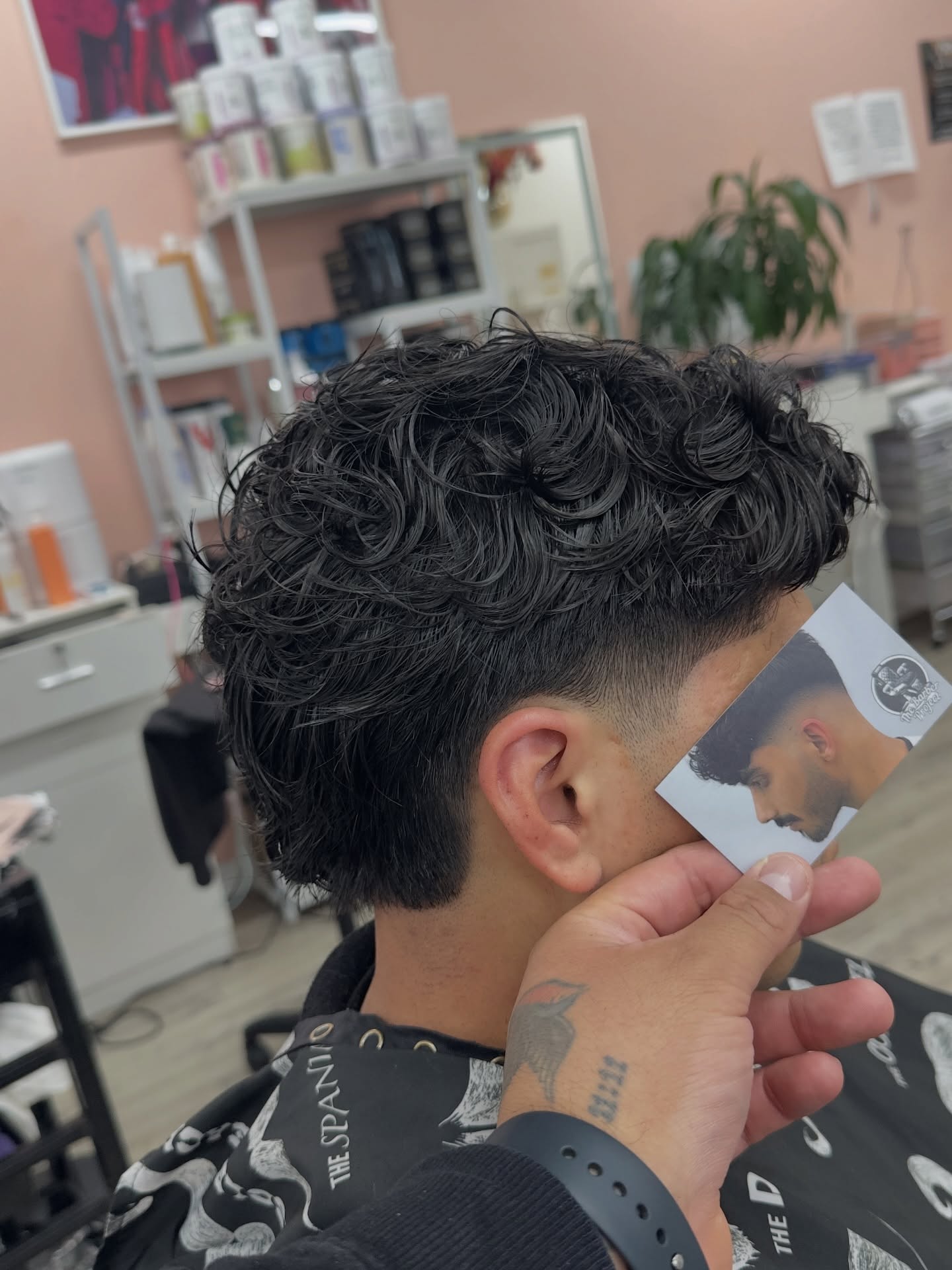 💈 Tapers | Fades • Designs • Beards Etc..
📅 Book online
👆🏽Link in bio