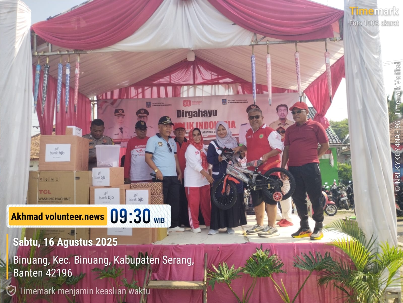 Semarak Jalan Santai HUT RI ke-80, Warga Binuang Penuhi Jalan dengan Nuansa Merah Putih