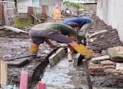 Proyek Pekerjaan U-Ditch di Desa Waliwis Kec.Mekarbaru Tangerang Diduga Terindikasi Korupsi, Pengawas Tutup Mata