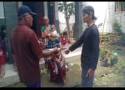 Ketua RT Kampung Bojong Desa Mekarsari Kec.Carenang Bagi-bagi Duit untuk warga dari Perusahaan Pengelolaan Limbah B3