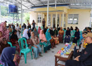 Program Rutin Kapolres Serang Gelar Bansos, dan ngobrol bareng Emak -emak Lansia Desa Ragas