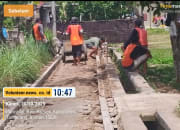 Minim APD di Proyek Paving Block di RT. 08/02 Desa Rancailat Kec.Kresek Disorot: Keselamatan Pekerja Dipertanyakan