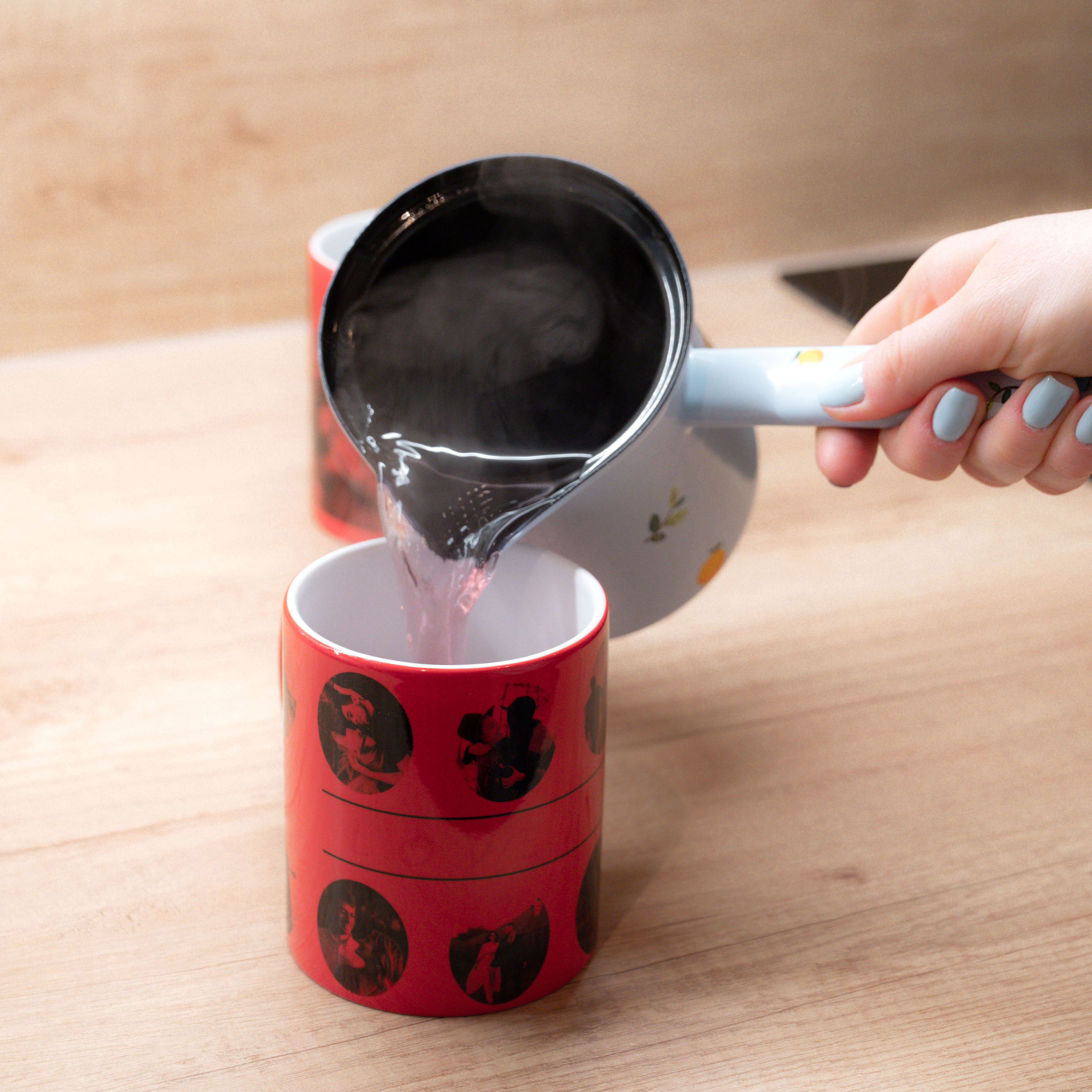 Premium skodelica za valentinovo - rdeče barve