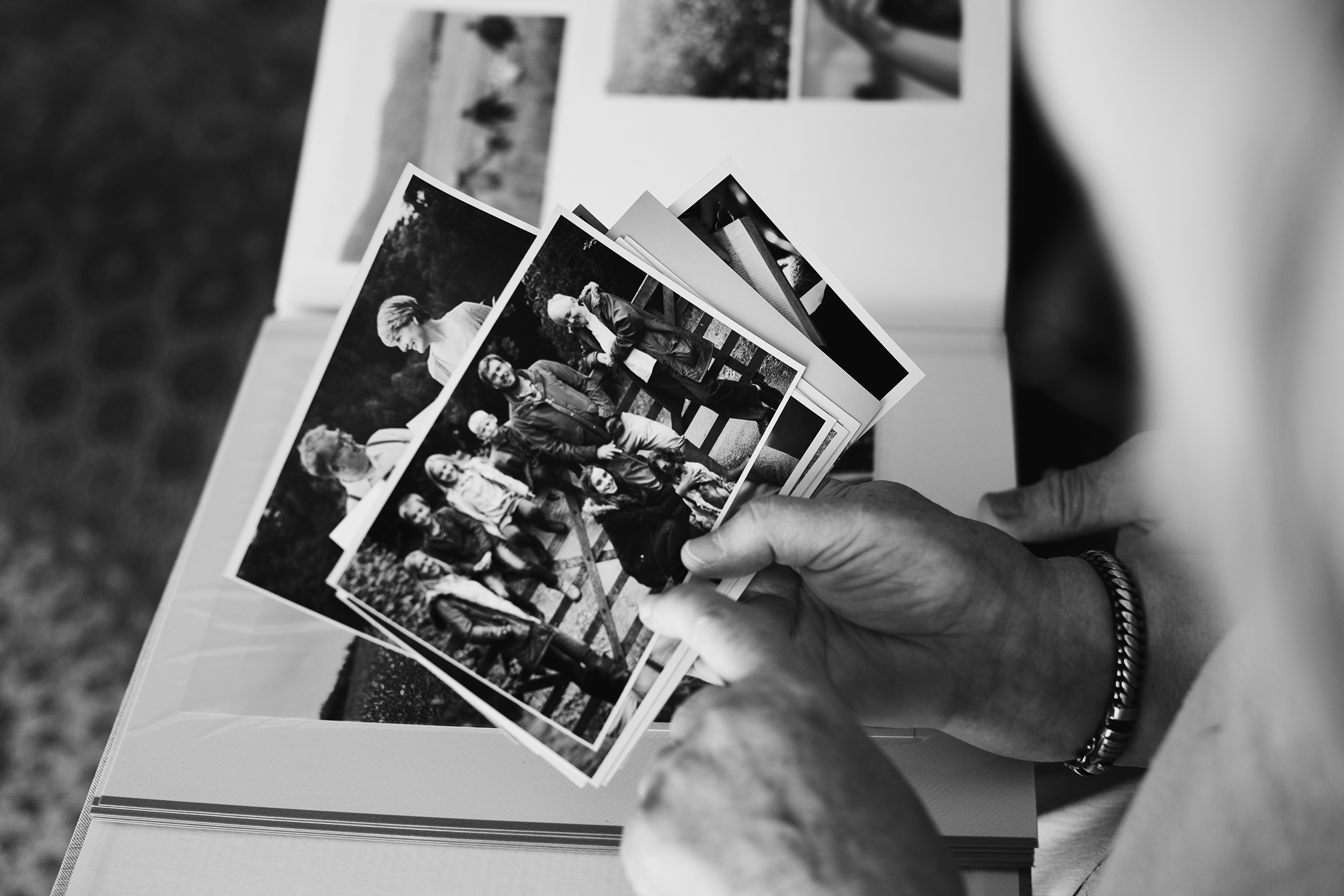 SKENIRANJE, RETUŠIRANJE IN DIGITALIZACIJA FOTOGRAFIJ