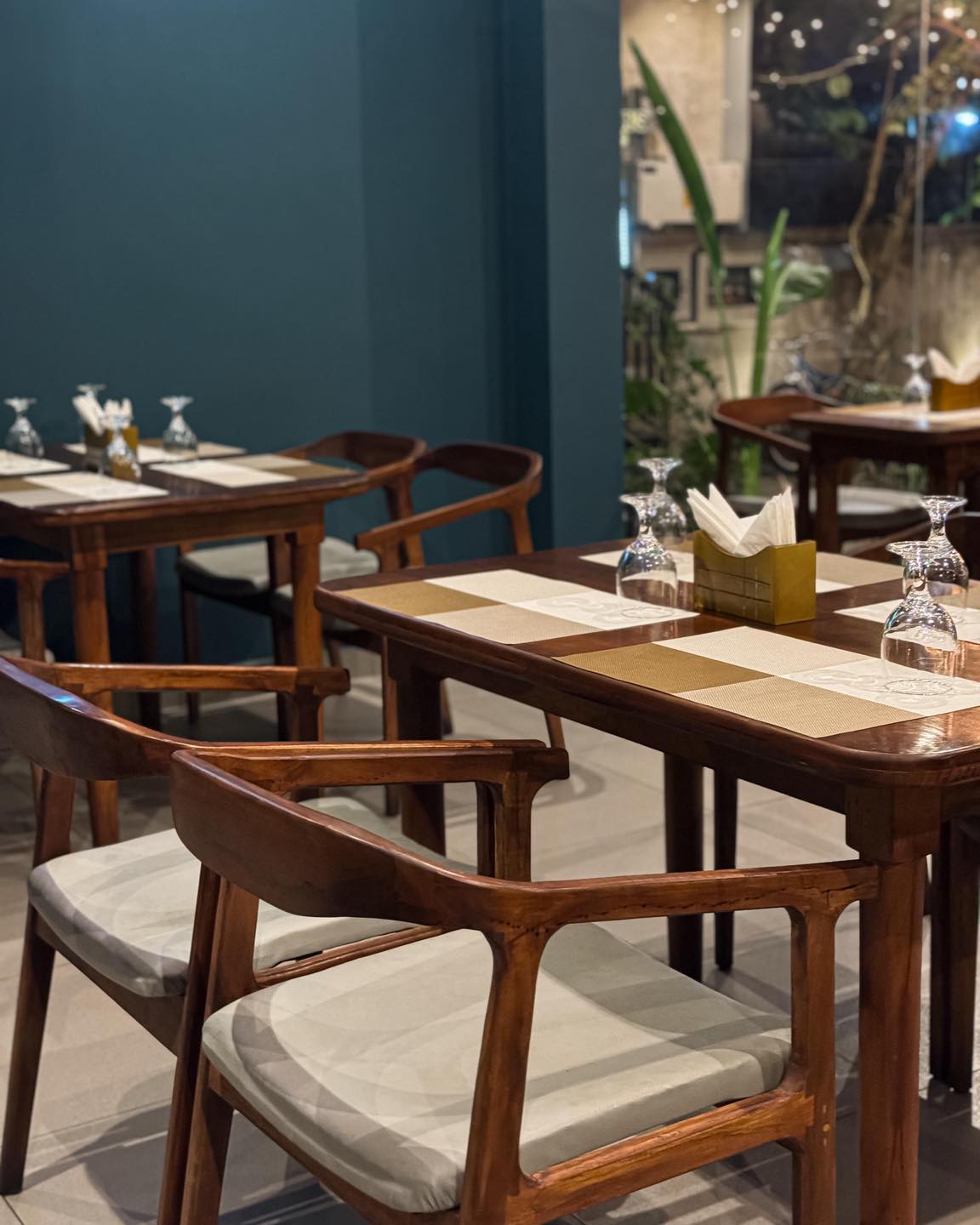 Governor's Grill & Pub - Main restaurant image