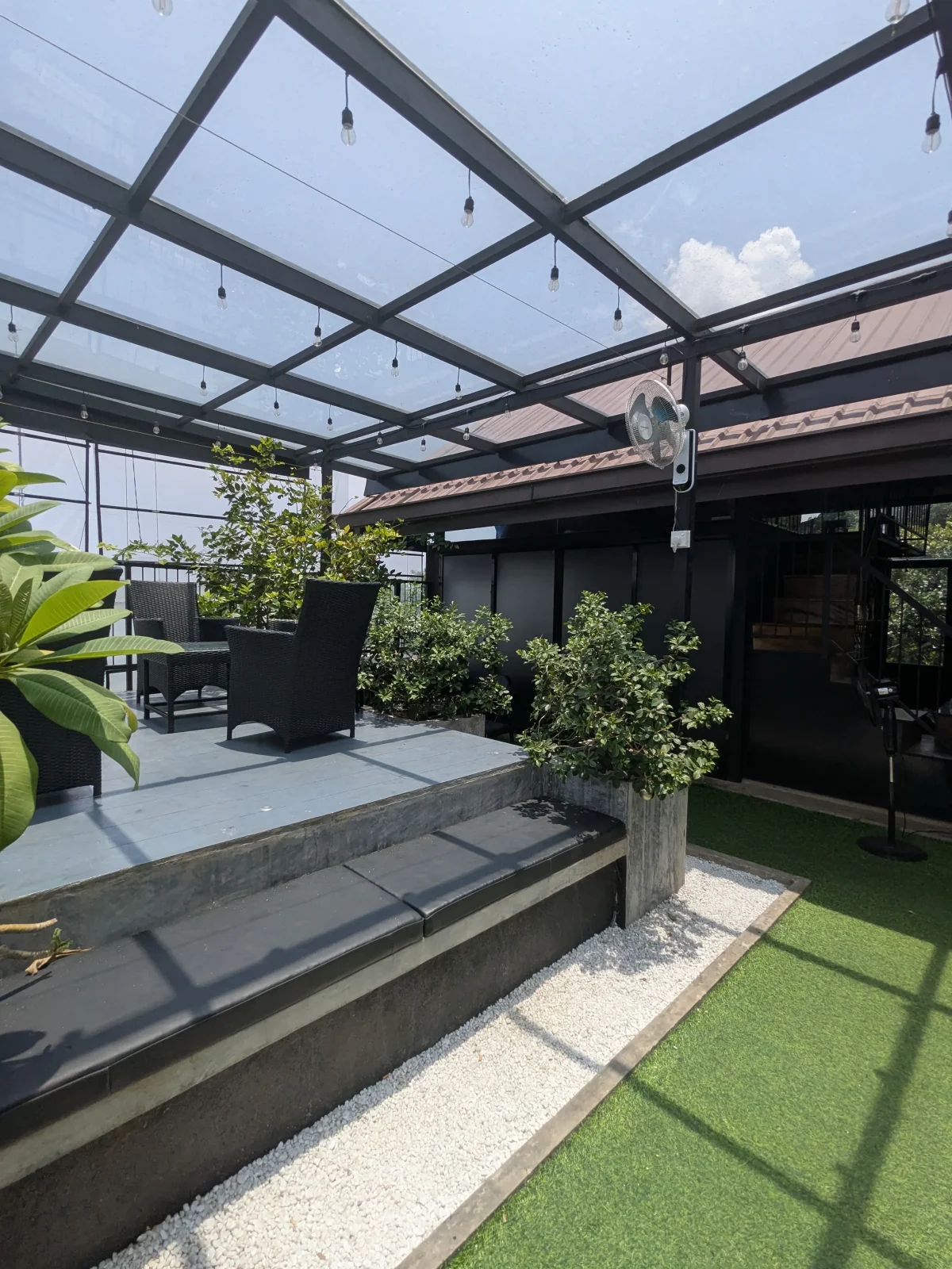 Gators Pub & Restaurant - gallery image 7