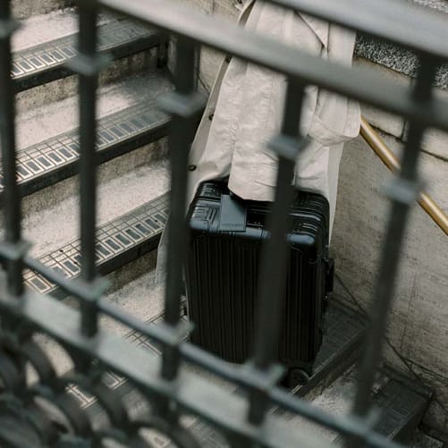 LUGGAGE ALUMINIUM - Twarda walizka aluminiowa z zamkiem TSA i kółkami wielokierunkowymi