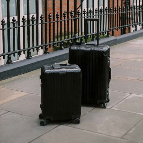 LUGGAGE ALUMINIUM - Twarda walizka aluminiowa z zamkiem TSA i kółkami wielokierunkowymi