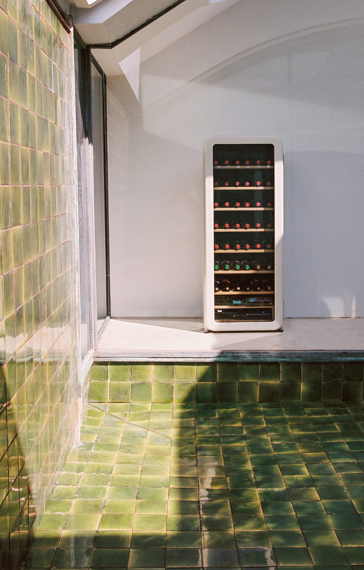 WINECOOLER RETRO - Vinoteca eléctrica de estilo retro para 12, 45 o 76 botellas