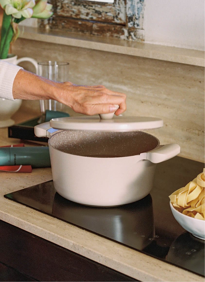 POT STUDIO - Olla de aluminio fundido con revestimiento cerámico