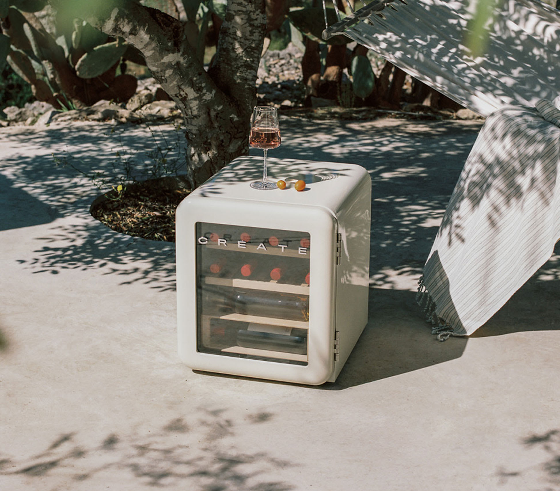 WINECOOLER RETRO - Refroidisseur à vin électrique de style rétro pour 12, 45 ou 76 bouteilles