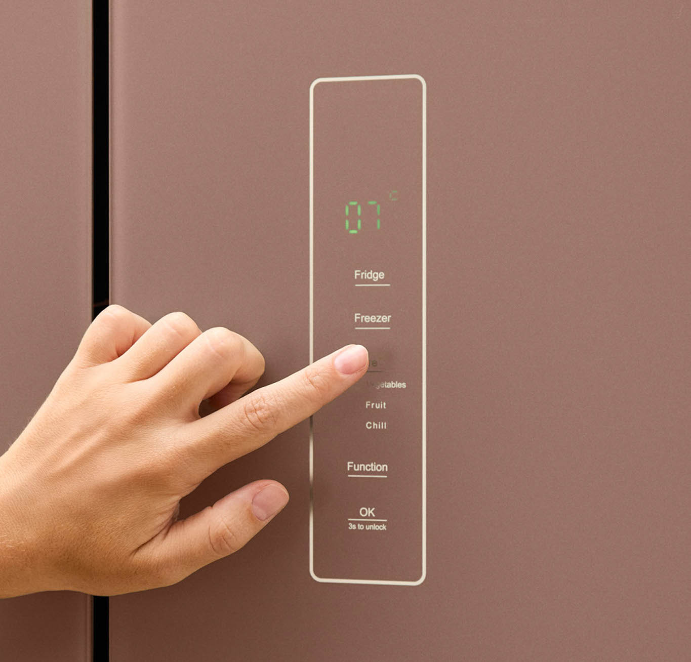 Su panel táctil ofrece un control intuitivo y completo de todas las funciones de la nevera.