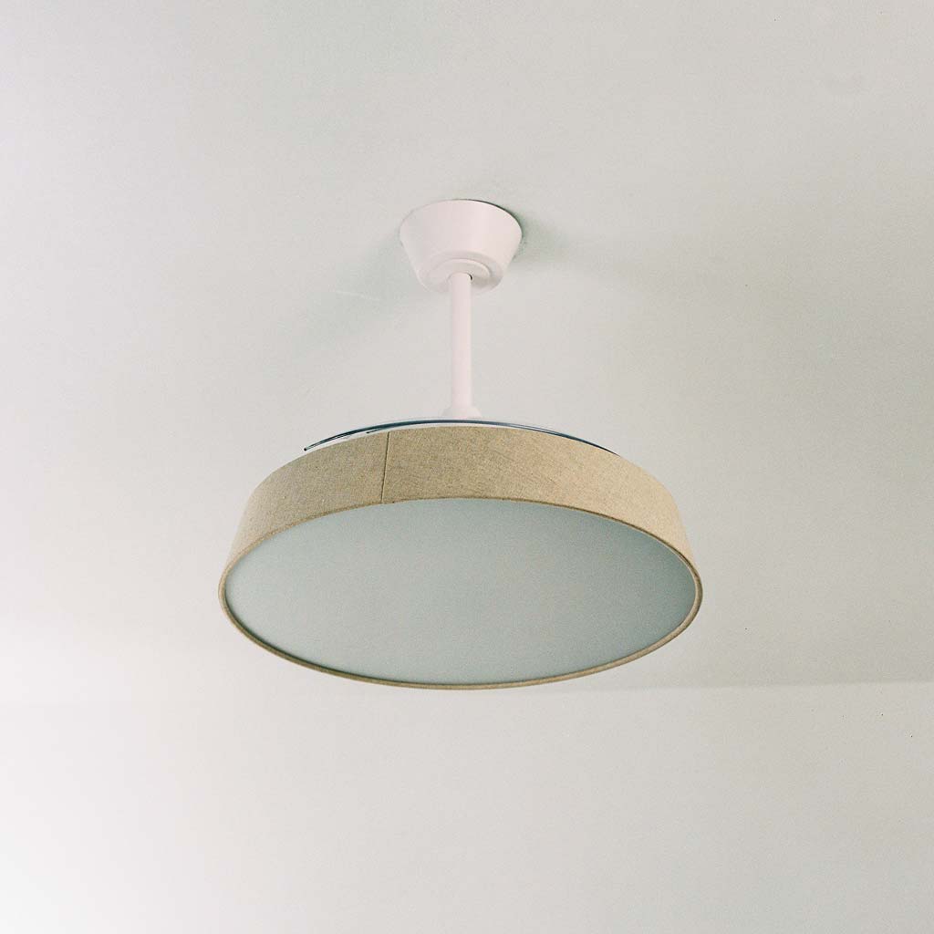WIND CLEAR CONTOUR  - Leiser Deckenventilator 40 W Ø107 cm mit ausfahrbaren Flügeln und LED-Licht