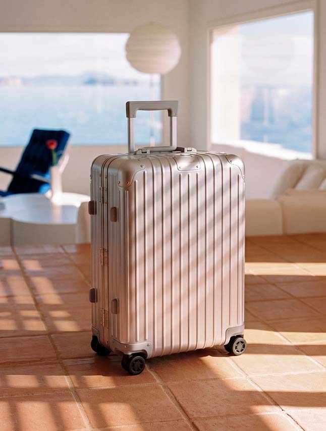 LUGGAGE ALUMINIUM - Aluminium hard-shell suitcase with TSA lock and multidirectional wheels