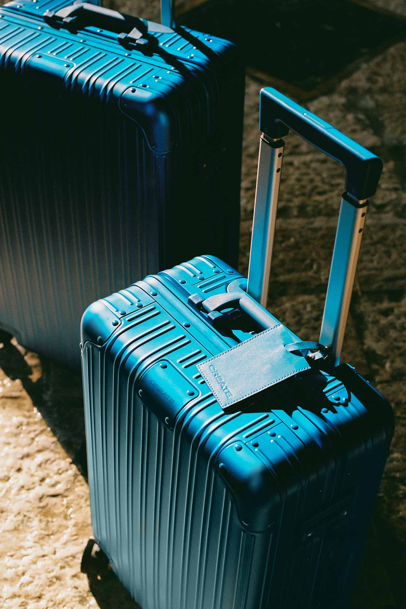 LUGGAGE ALUMINIUM - Aluminium hard-shell suitcase with TSA lock and multidirectional wheels