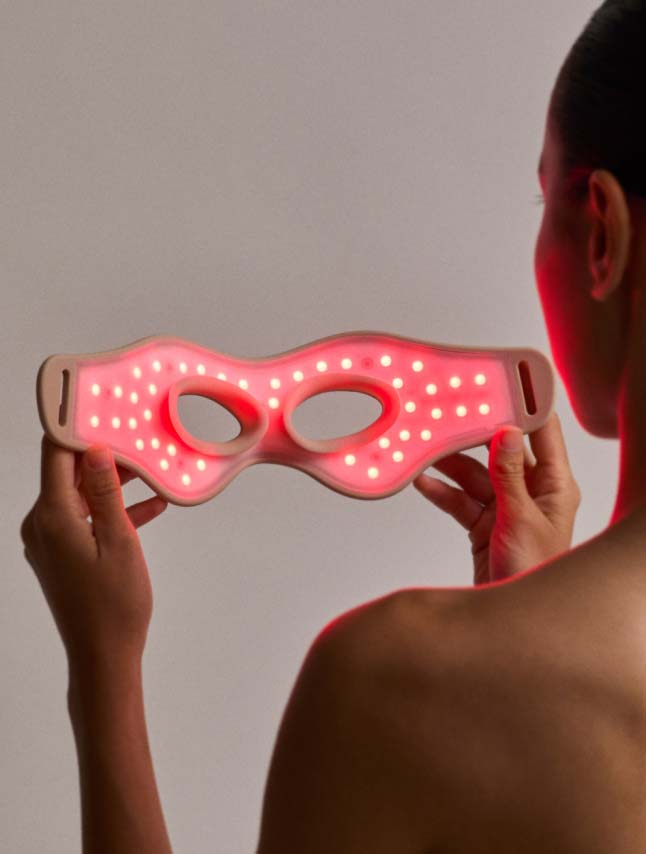 SKINCARE LED EYE MASK - 4-in-1 LED treatment eye mask for the eye contour