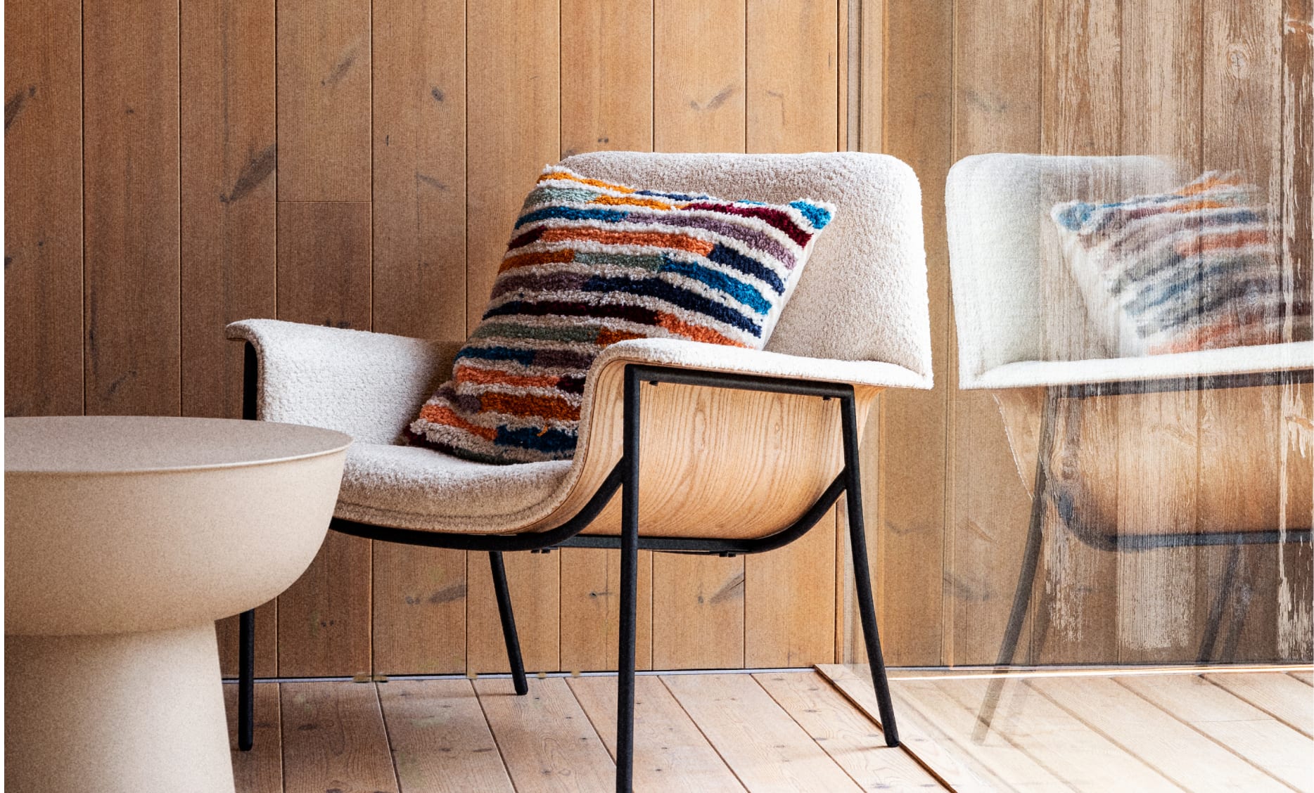 Fauteuil avec Accoudoirs en Bois et Tissu Rinu