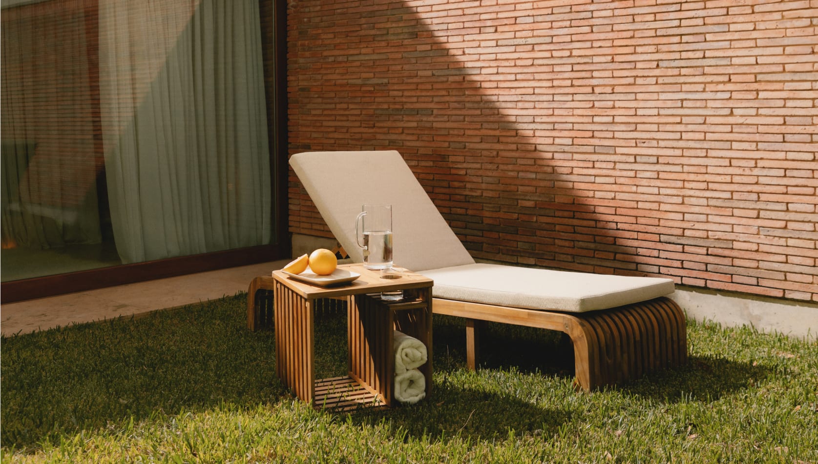 Acacia Wood Lounger and Side Table Set (45x45 cm) Hazan