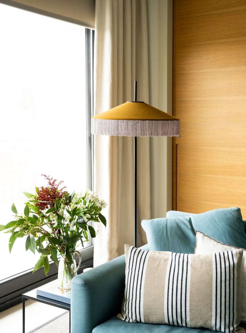 Lámpara de Pie de Terciopelo Pendala