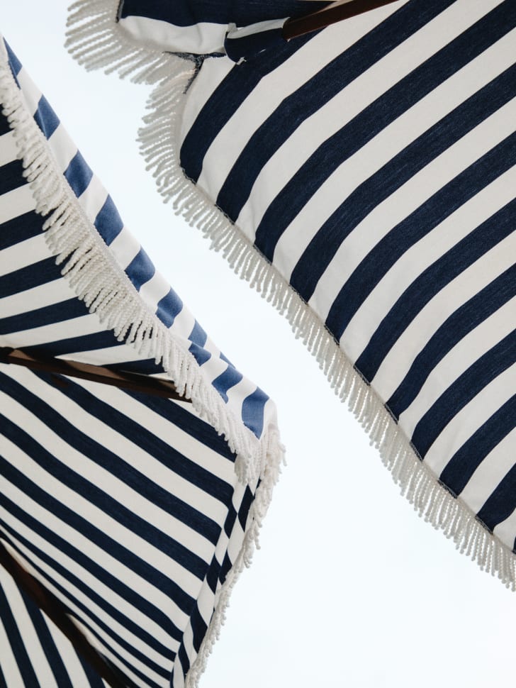 Rilas Liegende Hängematte und Aluminium Beistelltisch Set (40x40 cm) Kreta