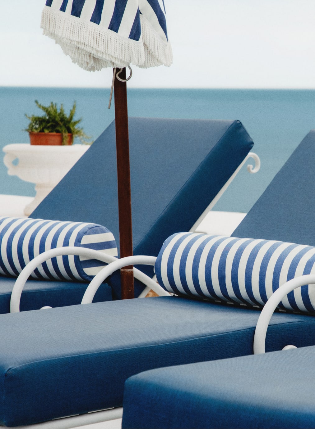 Zylindrisches Outdoor-Kissen aus Stoff (60xØ15 cm) Carpa